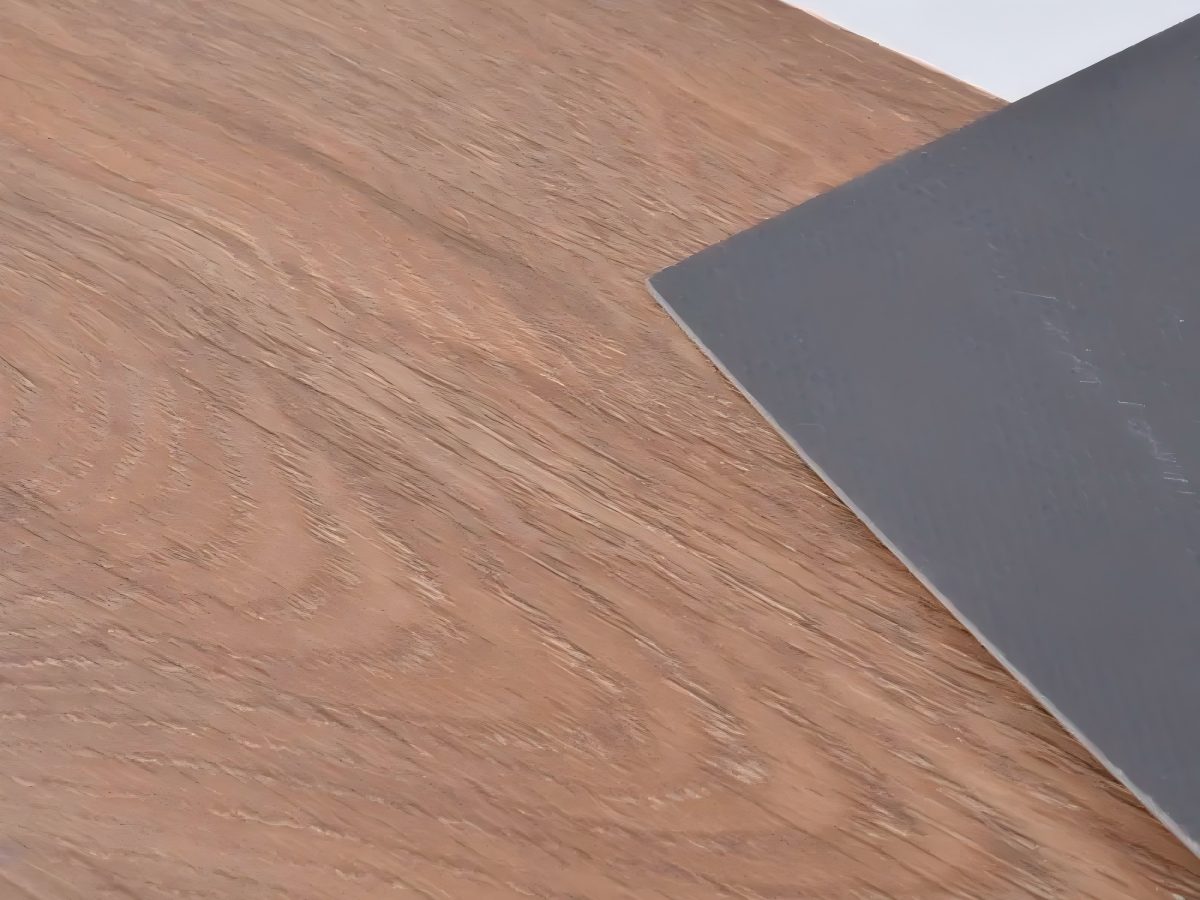 Línea de extrusión de alta velocidad para suelos LVT