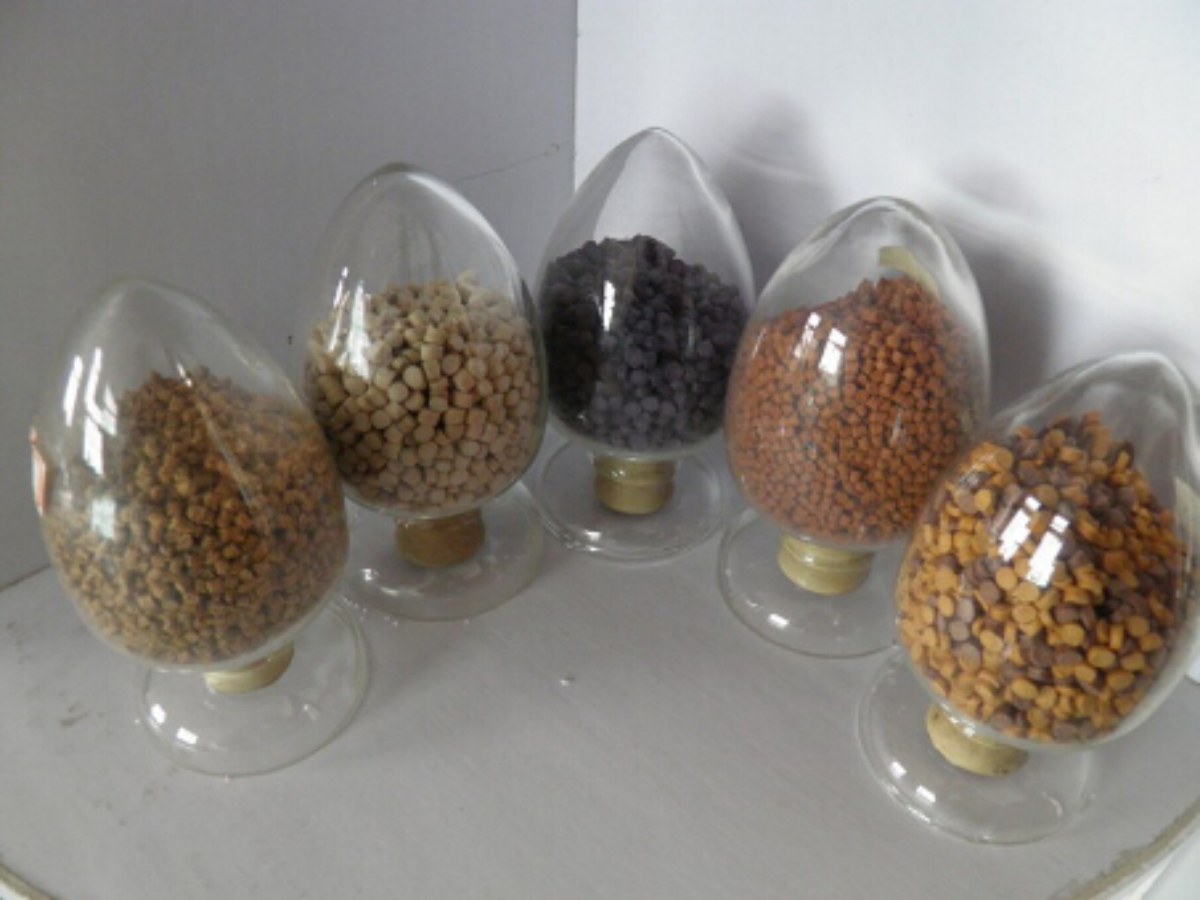 Línea de peletización de doble tornillo paralelo para WPC (PP/PE+Madera)