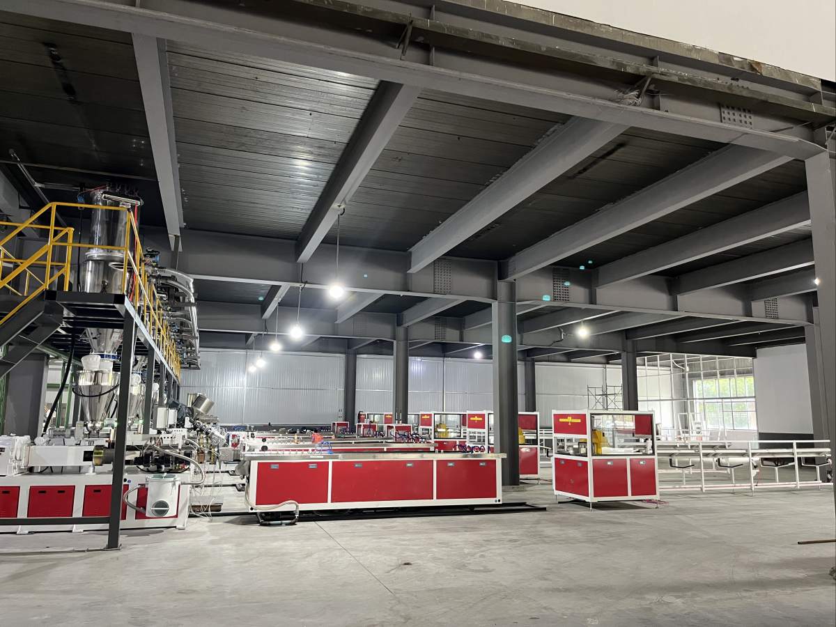 Equipos WPC personalizados para proyectos de paisajismo: 3 parámetros clave que determinan el éxito