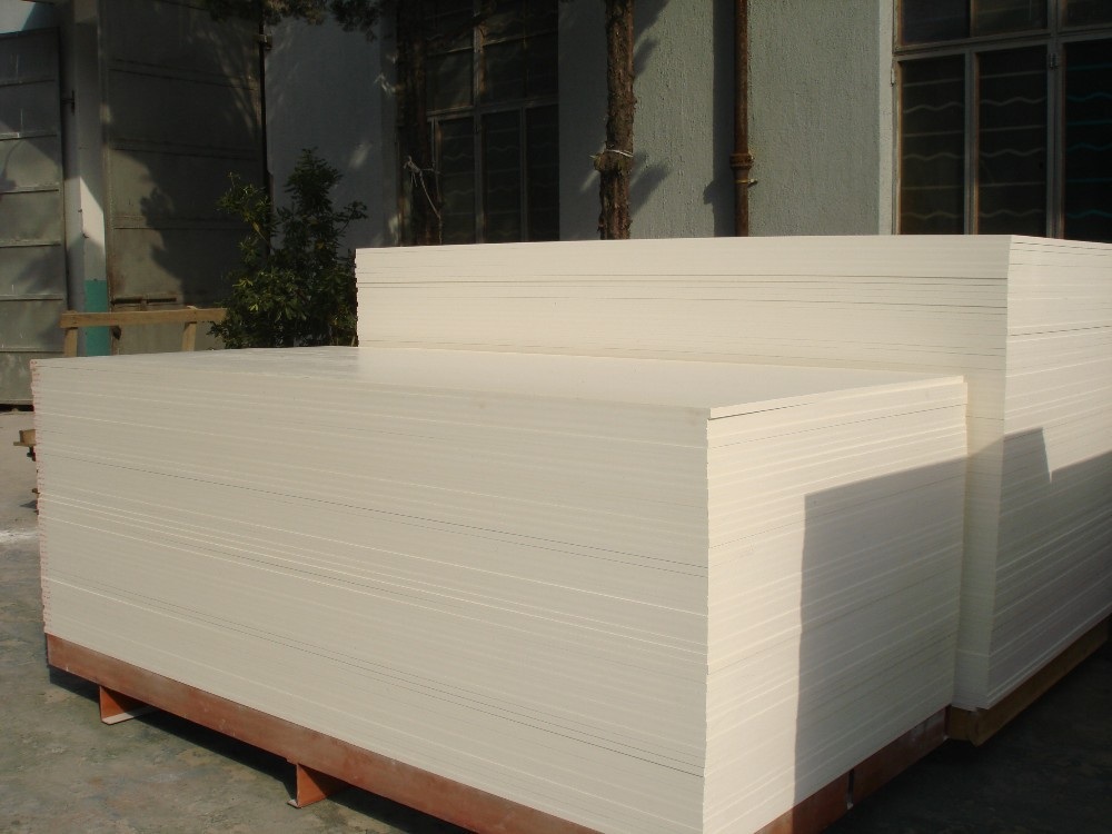 Línea de extrusión de material base para suelos de PVC/WPC