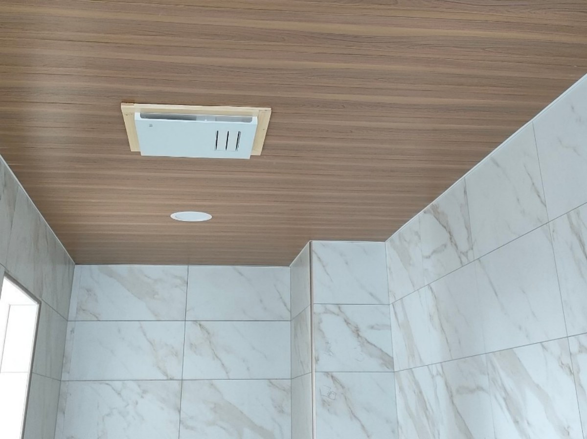 Línea de extrusión de perfiles de techo de PVC